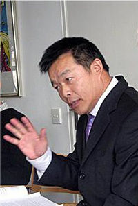 Hu Angang